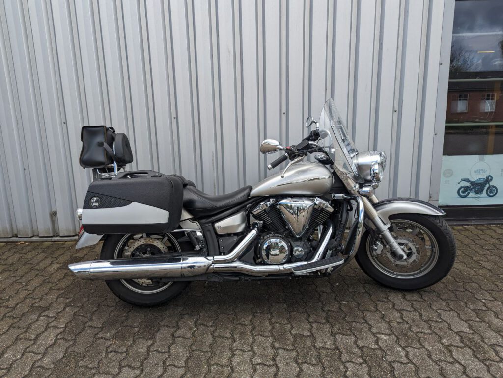 Yamaha XVS1300A silber 3